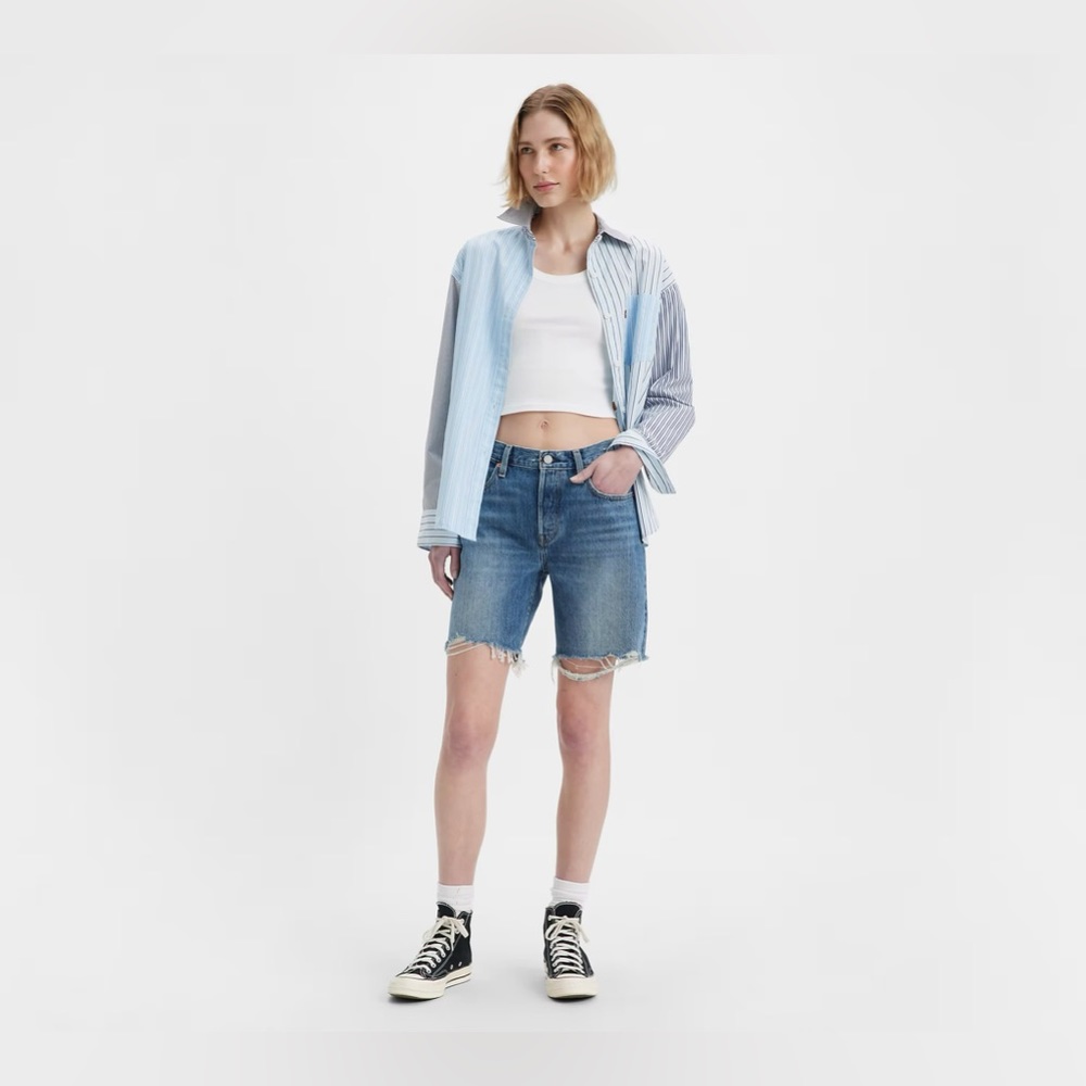 Levi’s Blue Wash 501 90’s Mid Thigh Denim Non-Stretch Jean Shorts Women’s 26
